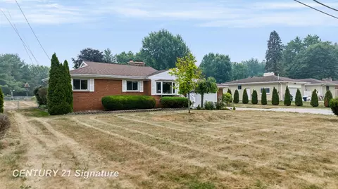 Exterior - 4386 N Elms, Flushing, MI 48433 photo 10 of 19