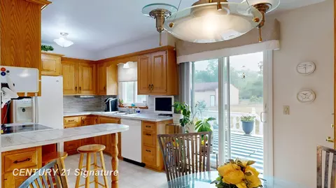 Kitchen - 4386 N Elms, Flushing, MI 48433 photo 1 of 4