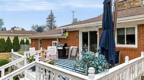 Exterior - 4386 N Elms, Flushing, MI 48433 photo 2 of 19