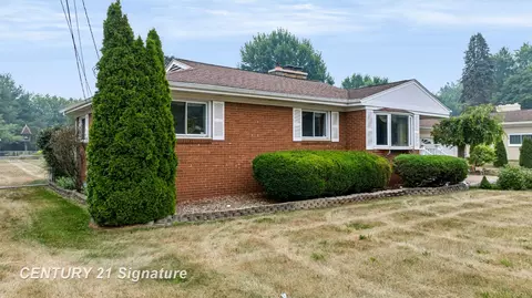 Exterior - 4386 N Elms, Flushing, MI 48433 photo 9 of 19