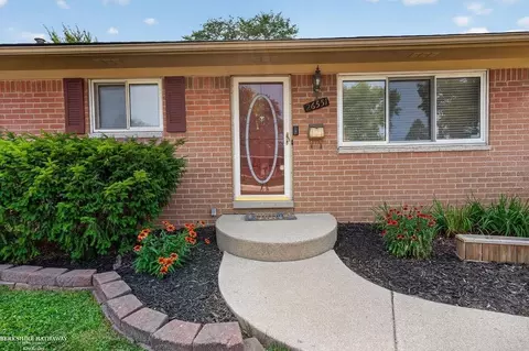 26551 Collingwood, Roseville, MI 48066