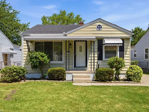 19197 Woodland, Harper Woods, MI 48225