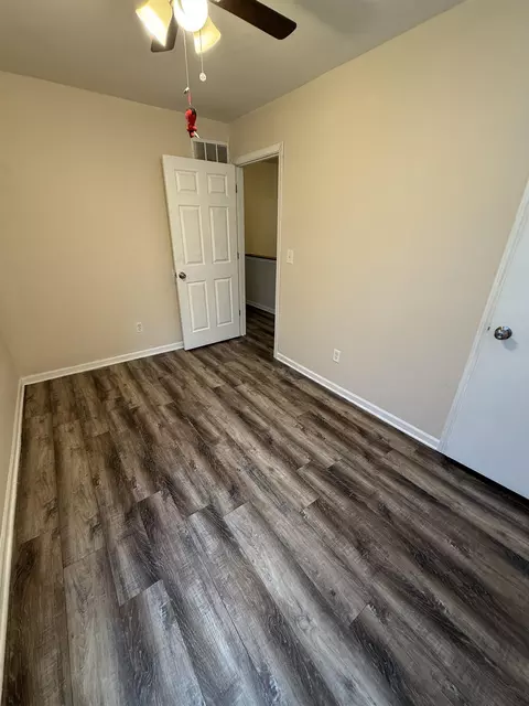 Bedroom - 426 Dell, Flint, MI 48507 photo 1 of 6