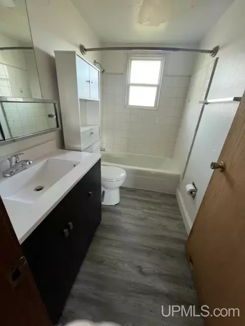 Bath - 301 Nicholas, Palmer, MI 49871 photo 4 of 8