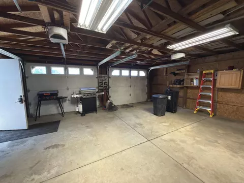 Exterior - 4951 Deckerville, Deckerville, MI 48427 photo 2 of 10