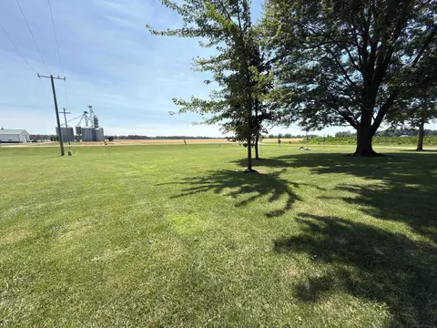 Exterior - 4951 Deckerville, Deckerville, MI 48427 photo 5 of 10
