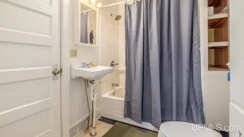 Bath - 136 Mitchell, Kingsford, MI 49802 photo 1 of 1