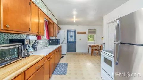 Kitchen - 136 Mitchell, Kingsford, MI 49802 photo 2 of 2