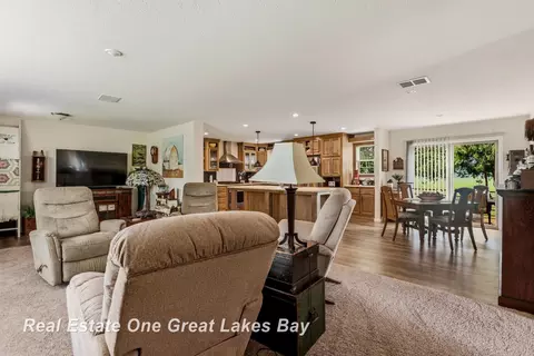Living - 6801 Standish, Bentley, MI 48613 photo 4 of 5