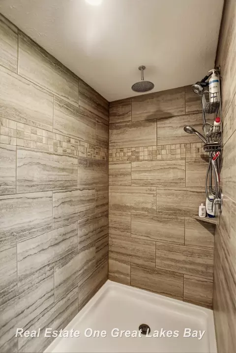Bath - 6801 Standish, Bentley, MI 48613 photo 3 of 5