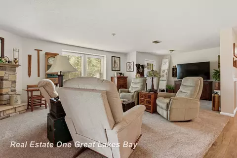 Living - 6801 Standish, Bentley, MI 48613 photo 3 of 5
