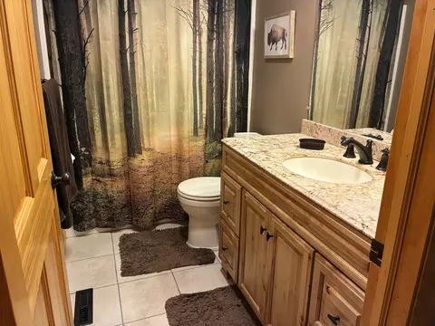 Bath - 1871 W Youngs, Gladwin, MI 48624 photo 3 of 4