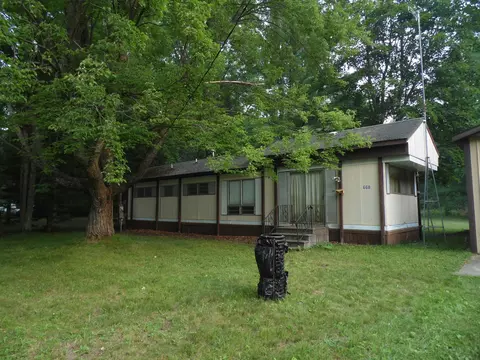 Exterior - 668 Big Oaks, Gladwin, MI 48624 photo 8 of 27