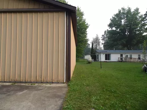 Exterior - 668 Big Oaks, Gladwin, MI 48624 photo 13 of 27