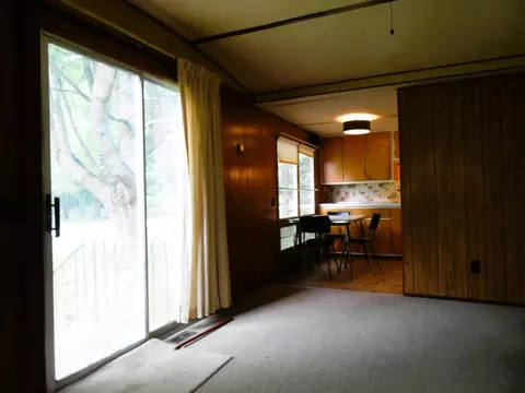 Living - 668 Big Oaks, Gladwin, MI 48624 photo 2 of 3