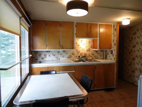 Kitchen - 668 Big Oaks, Gladwin, MI 48624 photo 1 of 7