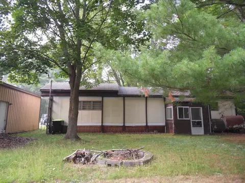 Exterior - 668 Big Oaks, Gladwin, MI 48624 photo 12 of 27