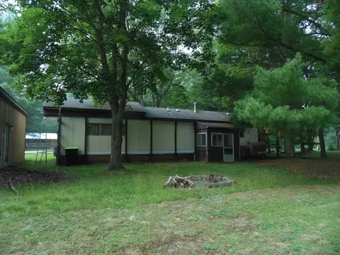 Exterior - 668 Big Oaks, Gladwin, MI 48624 photo 15 of 27