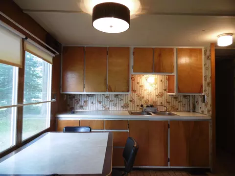 Kitchen - 668 Big Oaks, Gladwin, MI 48624 photo 7 of 7