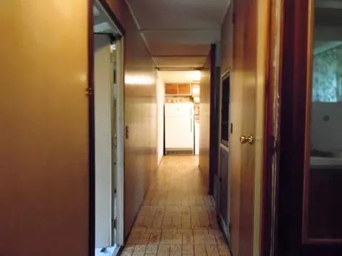 Entry Way - 668 Big Oaks, Gladwin, MI 48624 photo 1 of 2