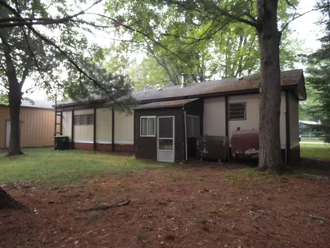 Exterior - 668 Big Oaks, Gladwin, MI 48624 photo 16 of 27