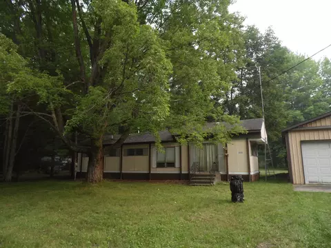 Exterior - 668 Big Oaks, Gladwin, MI 48624 photo 2 of 27