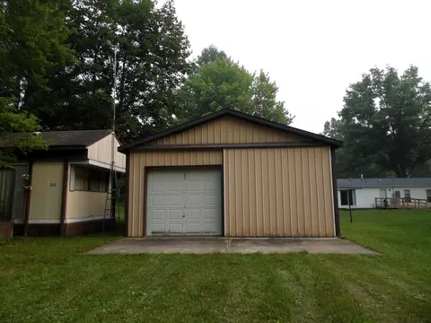 Exterior - 668 Big Oaks, Gladwin, MI 48624 photo 3 of 27