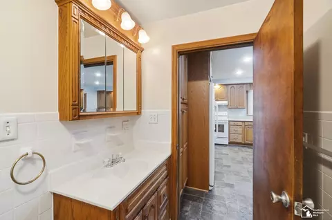 Bath - 4165 Fay, Carleton, MI 48117 photo 2 of 8