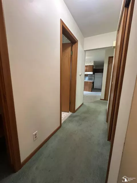 Entry Way - 53 Calvin, Monroe, MI 48162 photo 4 of 6