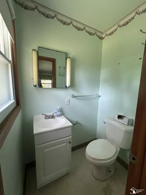 Bath - 53 Calvin, Monroe, MI 48162 photo 2 of 5