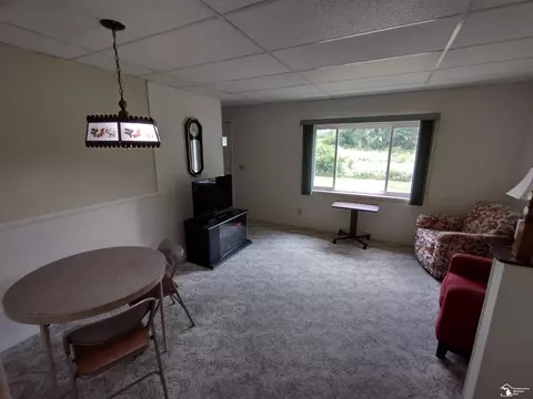 Living - 1115 Cherry, Temperance, MI 48182 photo 6 of 7