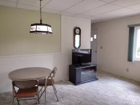 Living - 1115 Cherry, Temperance, MI 48182 photo 4 of 7