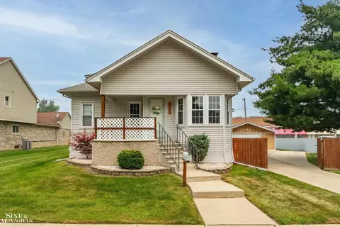 18083 Elizabeth, Roseville, MI 48066