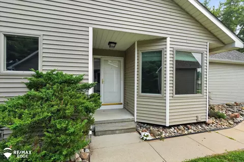 Exterior - 9147 Emily, Davison, MI 48423 photo 4 of 9
