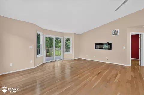 Living - 9147 Emily, Davison, MI 48423 photo 3 of 6