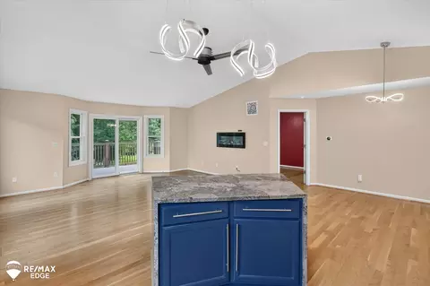 Living - 9147 Emily, Davison, MI 48423 photo 6 of 6