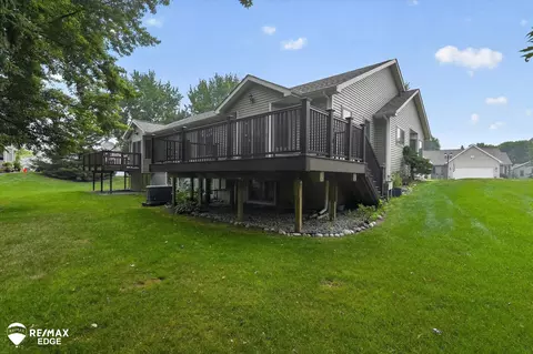 Exterior - 9147 Emily, Davison, MI 48423 photo 5 of 9