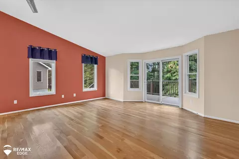 Living - 9147 Emily, Davison, MI 48423 photo 2 of 6