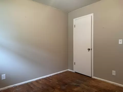 Bedroom - 4442 Cherrytree, Flint, MI 48507 photo 6 of 6