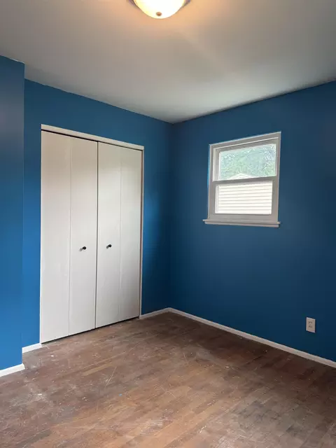 Bedroom - 4442 Cherrytree, Flint, MI 48507 photo 4 of 6