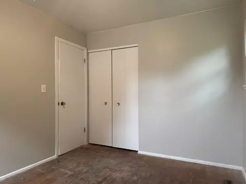 Bedroom - 4442 Cherrytree, Flint, MI 48507 photo 2 of 6