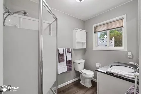 Bath - 8331 E Coldwater, Davison, MI 48423 photo 2 of 3