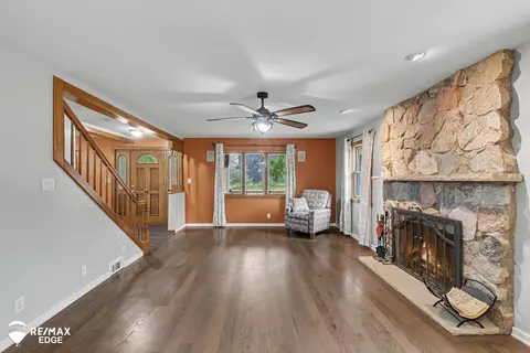 Living - 8331 E Coldwater, Davison, MI 48423 photo 1 of 3