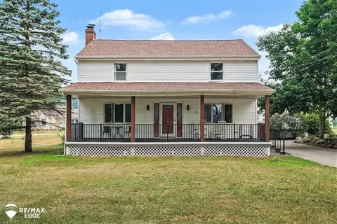 Exterior - 8331 E Coldwater, Davison, MI 48423 photo 6 of 7