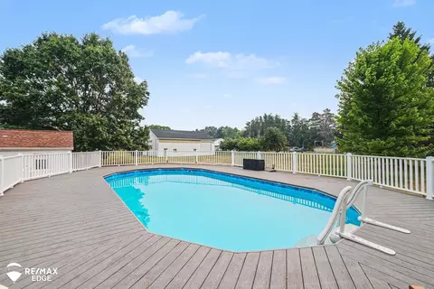 Exterior - 8331 E Coldwater, Davison, MI 48423 photo 5 of 7