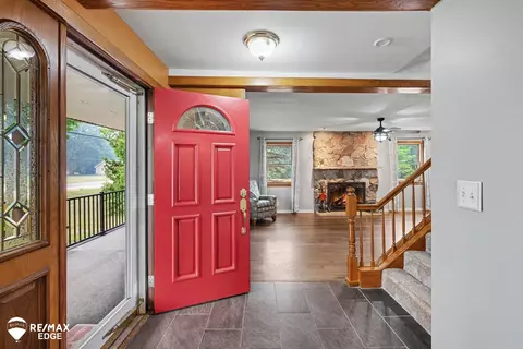 Entry Way - 8331 E Coldwater, Davison, MI 48423 photo 1 of 3