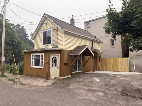 860 W Franklin, Hancock, MI 49930