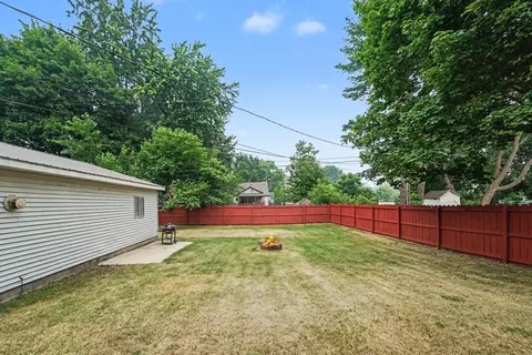 Exterior - 425 E Maple, Gladwin, MI 48624 photo 3 of 3