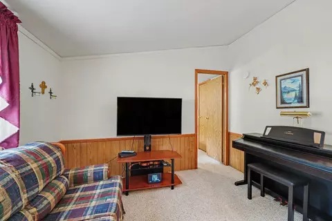 Living - 425 E Maple, Gladwin, MI 48624 photo 3 of 3