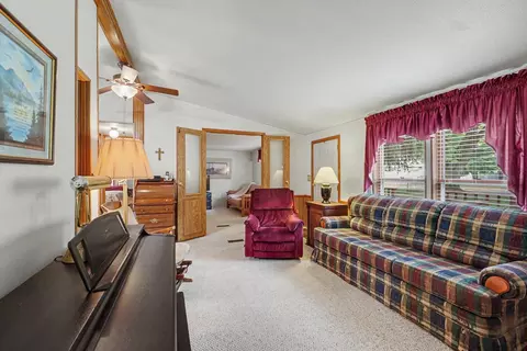 425 E Maple, Gladwin, MI 48624 photo 5